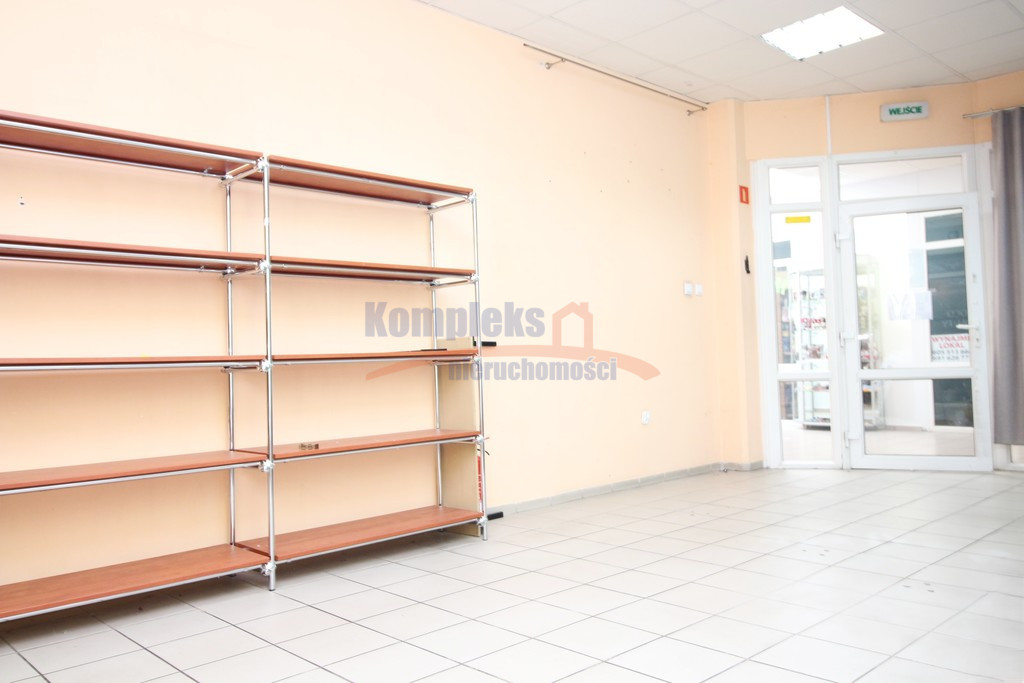 Lokal usługowy 99.50 m2 Centrum 2000