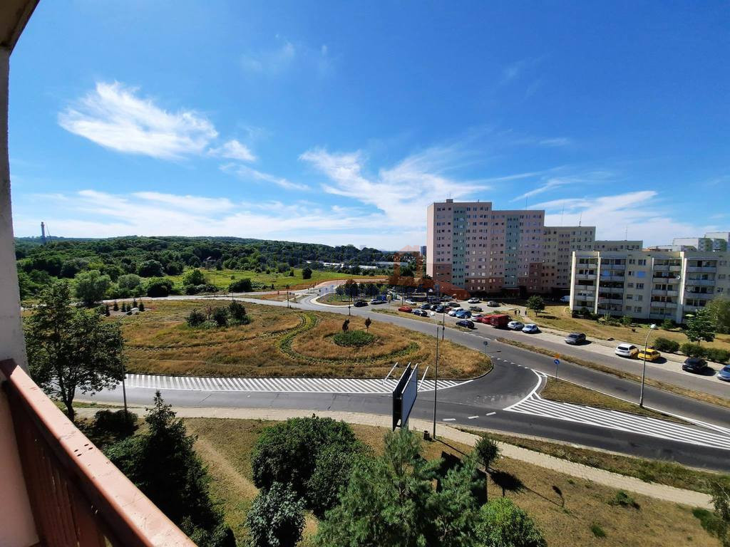 os. Słoneczne, 4 pokoje, balkon, widok na zieleń.