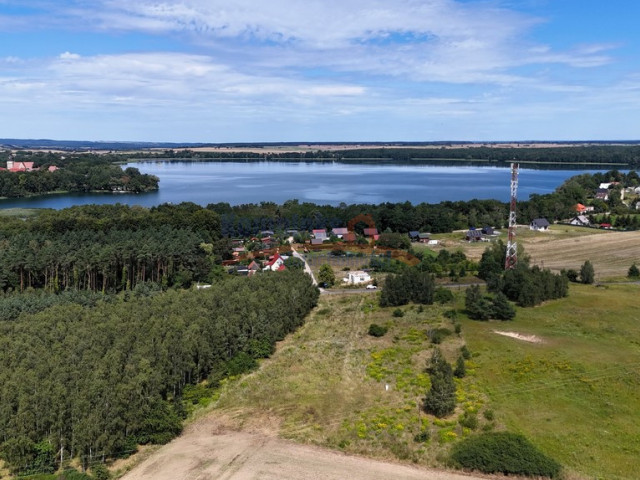 Działka w Moryniu blisko jeziora z wytyczoną drogą