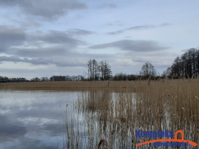 Działka nad jeziorem Woświn