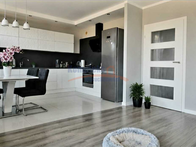 Na sprzedaż 3 pok. taras 22m2 , balkon , garaż.